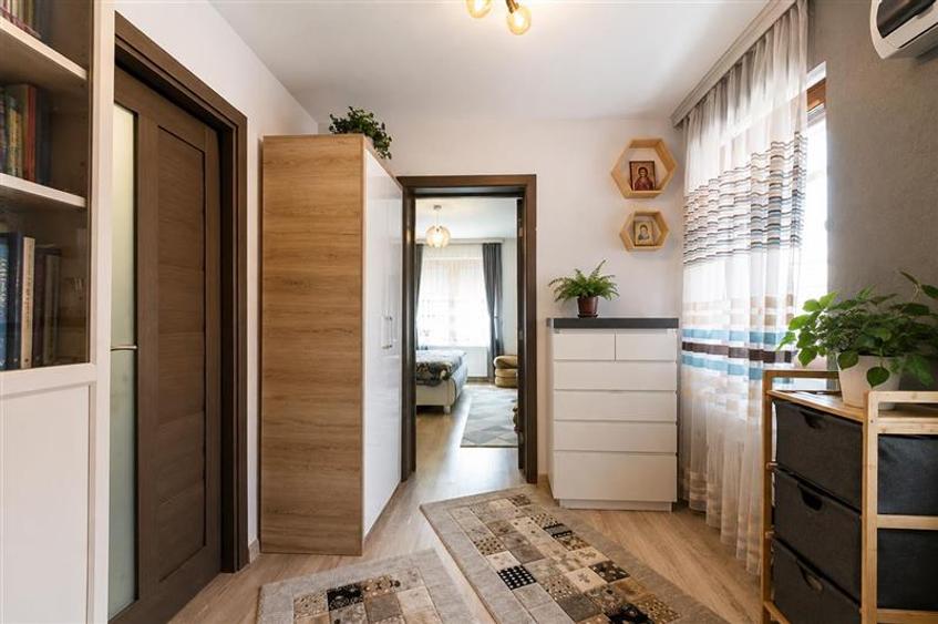 Casă individuală cu 4 camere cu Canalizare în Exterior Est