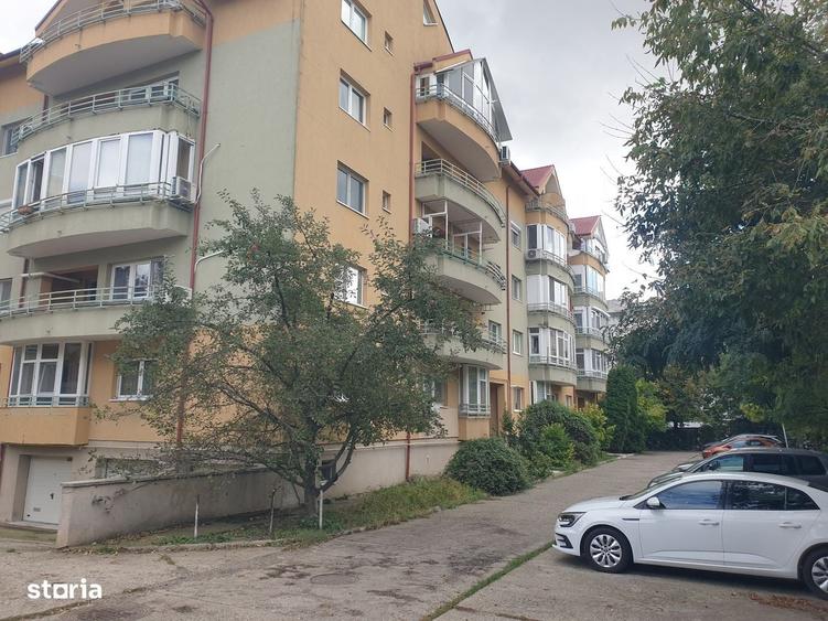 Apartament cu 3 camere decomandat în Păcurari