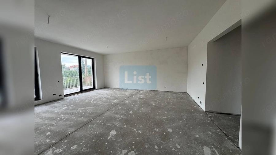 Apartament cu 3 camere semidecomandat în Nord