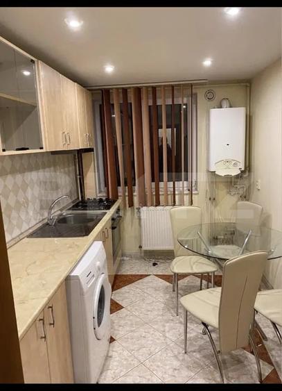 Apartament cu 2 camere semidecomandat, mobilat în Central