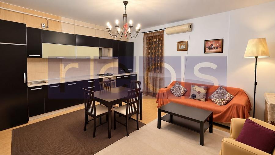 Apartament cu 3 camere decomandat, mobilat în Central