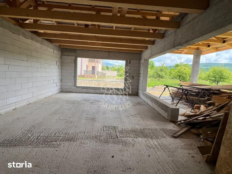 Casă cu 4 camere cu Teren 1700 Mp în Dumitrița