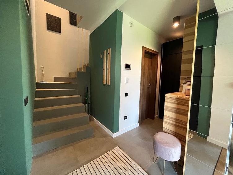 Casă individuală cu 3 camere cu Garaj în Tunari