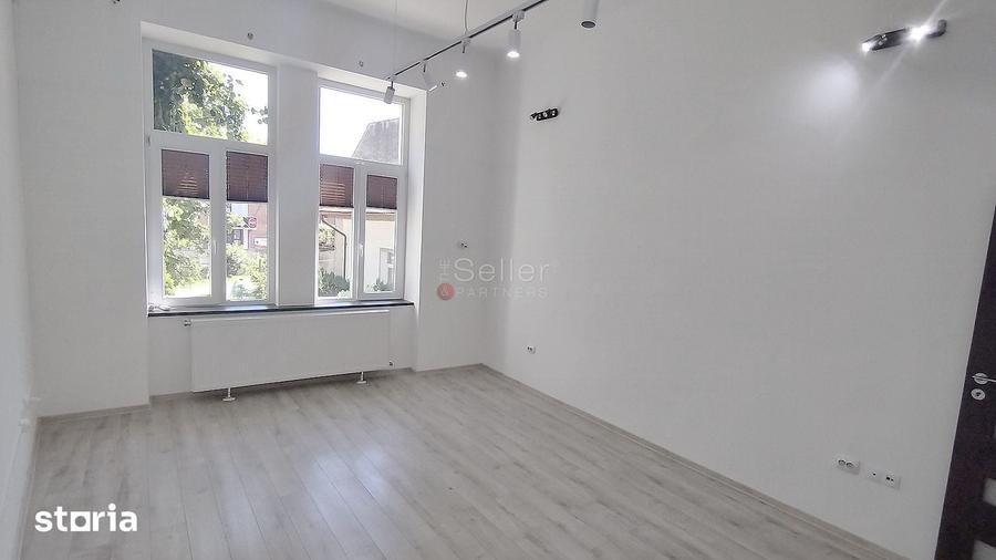 Apartament cu 5 camere decomandat în Centrul Istoric