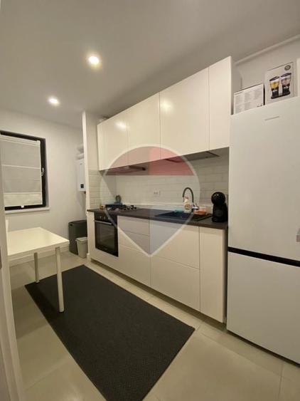 Apartament cu 3 camere semidecomandat, mobilat în Pipera