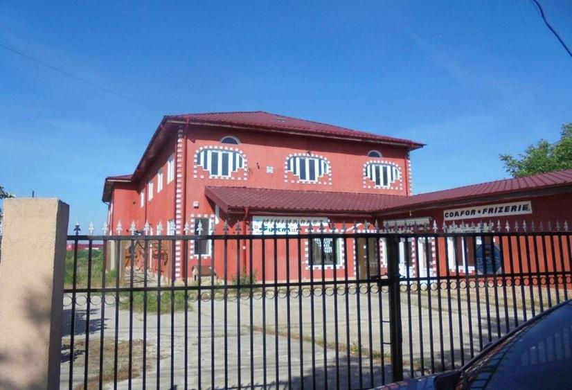 Casă cu 4 camere în Cățelu