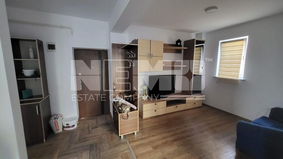Apartament cu 3 camere semidecomandat, mobilat în Burdujeni