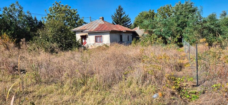 Casă individuală cu 3 camere cu Teren 1000 Mp în Curătești