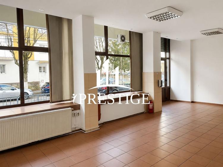 Spațiu comercial, de 100 mp, în Valea Aurie