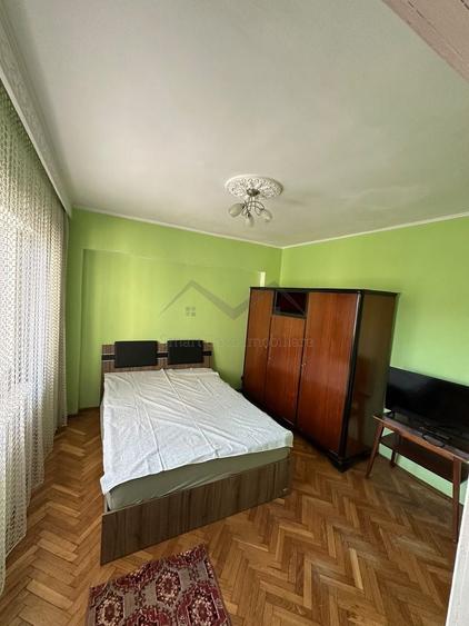 Apartament cu 2 camere decomandat în Podul de Fier
