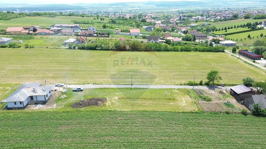 Teren de 575 mp, în Est