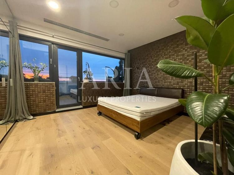 Penthouse cu 3 camere decomandat în Herăstrău