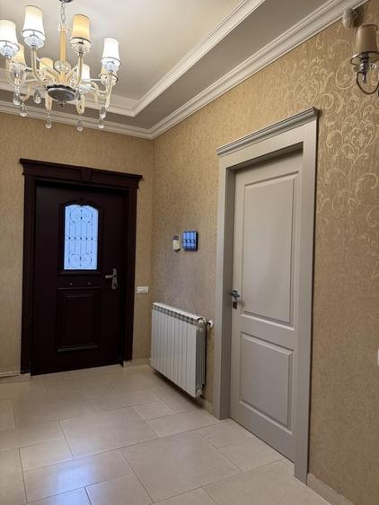 Casă individuală cu 8 camere cu Piscina în Central