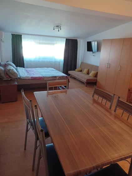 Apartament cu 2 camere semidecomandat în Exterior Vest