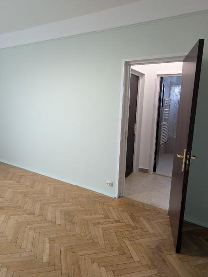 Apartament cu 3 camere circular în Iancului
