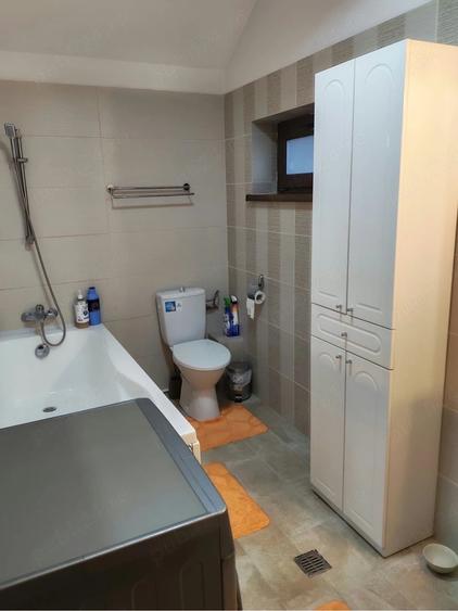 Casă cu 8 camere cu Teren 385 Mp în Berceni
