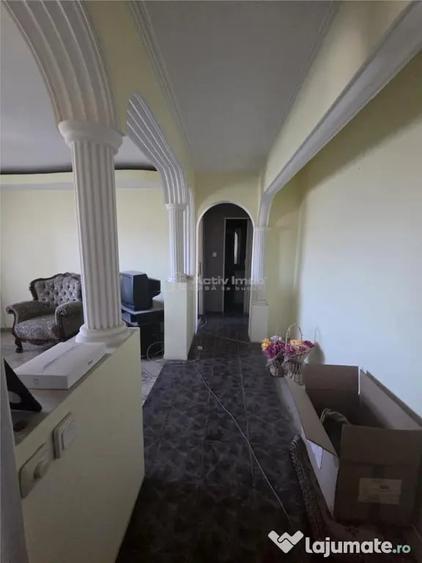 Apartament cu 4 camere decomandat în Ostroveni