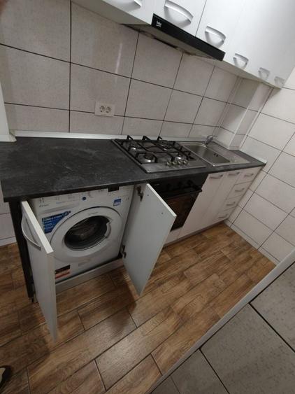 Garsonieră decomandată în Vărsătura