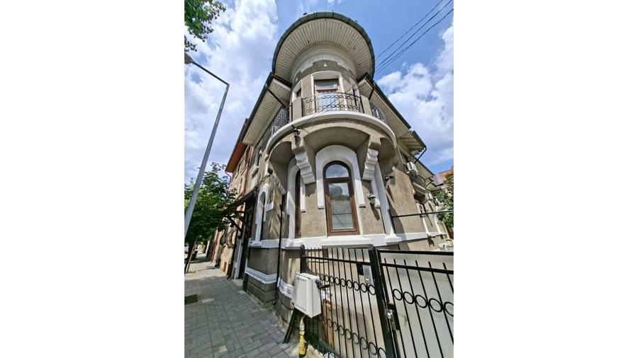 Casă individuală cu 16 camere cu Canalizare în Pache Protopopescu
