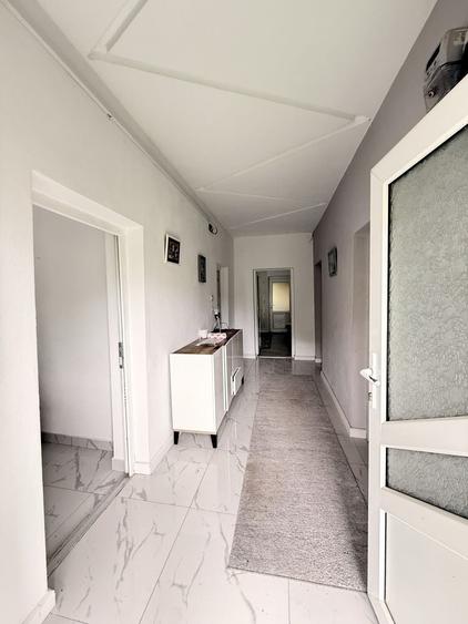 Casă cu 2 camere în Central