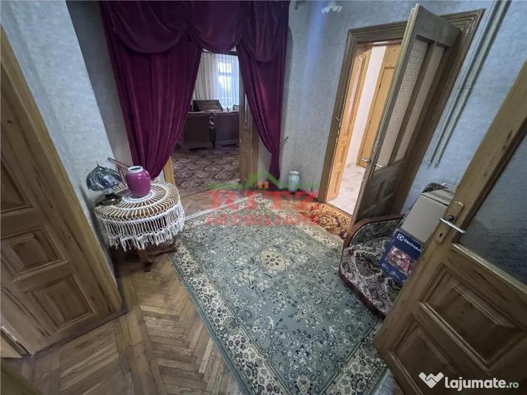 Casă cu 7 camere cu Teren 938 Mp în Orașul de Jos