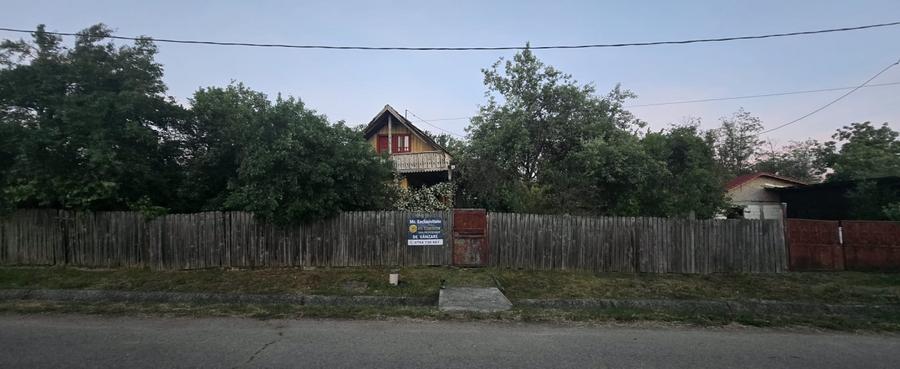 Casă individuală cu 2 camere cu Teren 7769 Mp în Budieni