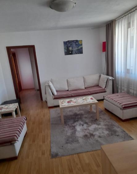 Apartament cu 3 camere semidecomandat, mobilat în Colentina