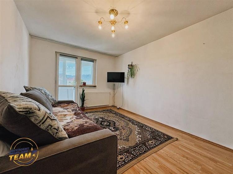 Apartament cu 2 camere decomandat în Florilor