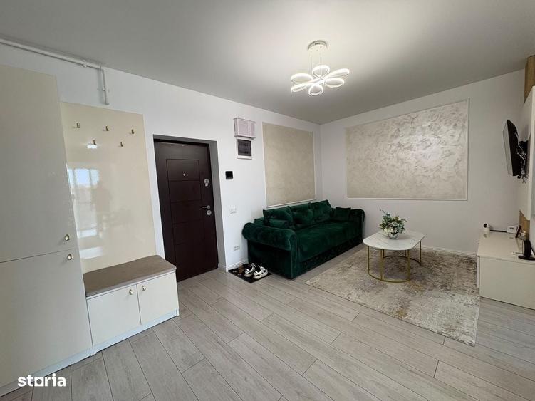 Apartament cu 3 camere semidecomandat în Vest
