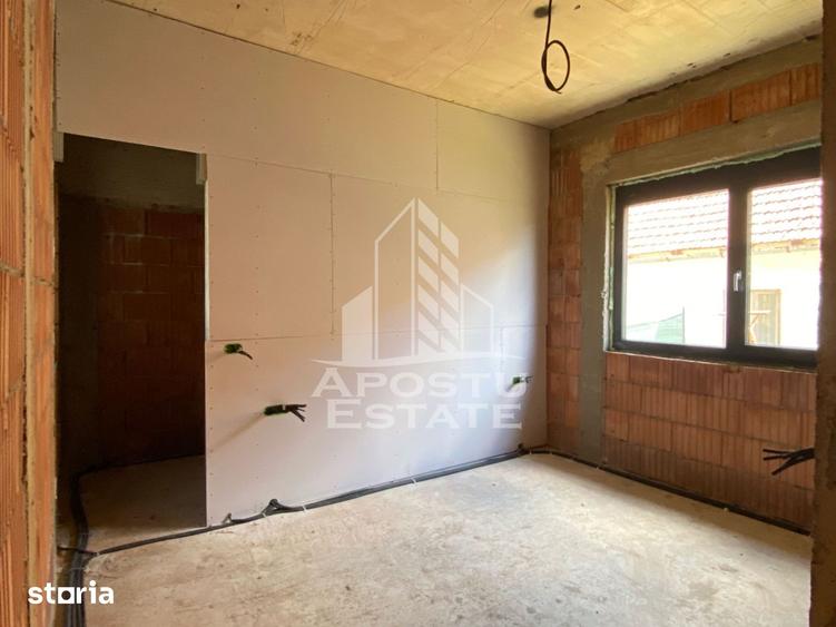 Casă cu 5 camere cu Teren 1330 Mp în Urseni