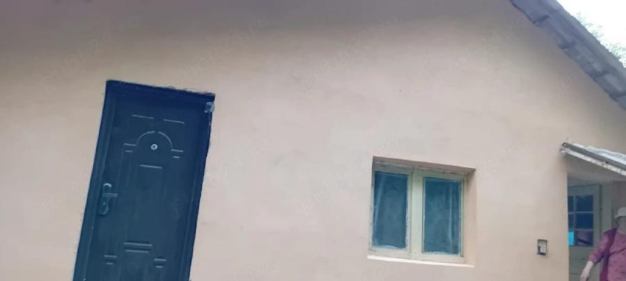 Casă cu 3 camere cu Teren 400 Mp în Central