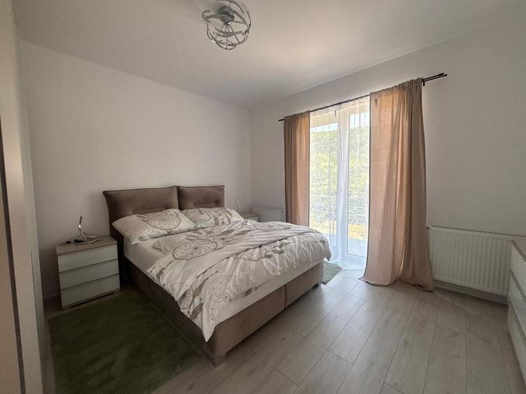 Casă individuală cu 5 camere cu Canalizare în Cisnădioara