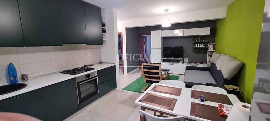 Apartament cu 3 camere semidecomandat, mobilat în Florești