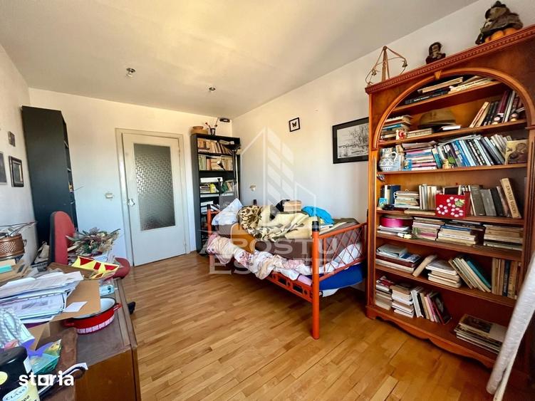 Apartament cu 4 camere decomandat în Fabric