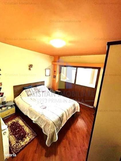 Apartament cu 3 camere decomandat în Călărași
