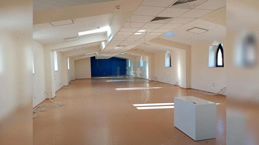 Casă cu Teren 978 Mp în Central