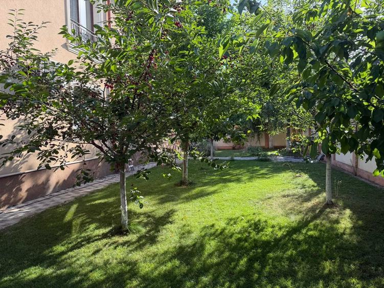 Casă cu 4 camere cu Teren 400 Mp în Berceni