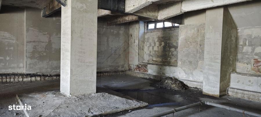Spațiu comercial, de 381 mp, în Complex Studențesc