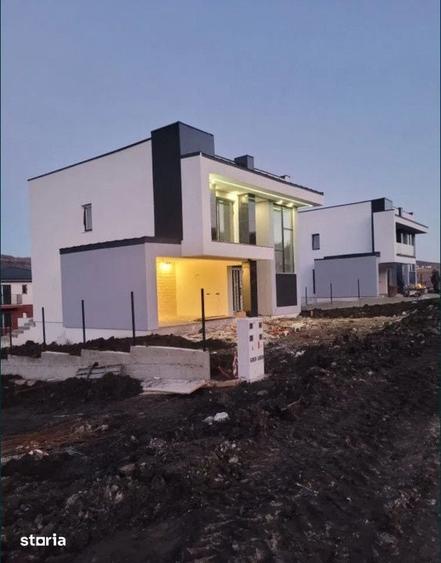 Casă cu 4 camere cu Teren 716 Mp în Baciu