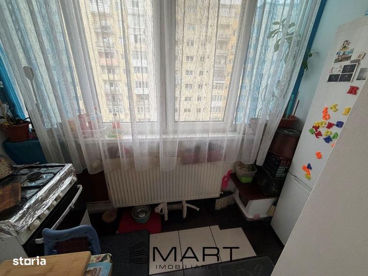 Apartament cu 3 camere decomandat, mobilat în Vasile Aaron