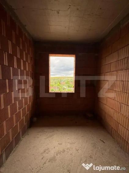 Casă cu 4 camere cu Teren 1760 Mp în Central