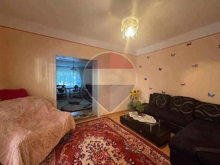 Casă individuală cu 4 camere cu Teren 1439 Mp în Semlac