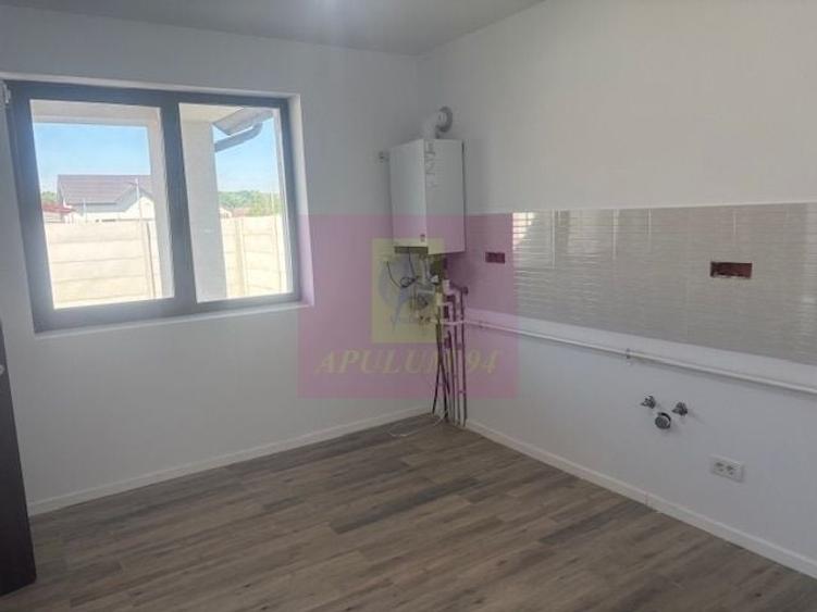 Casă cu 5 camere în Domnești