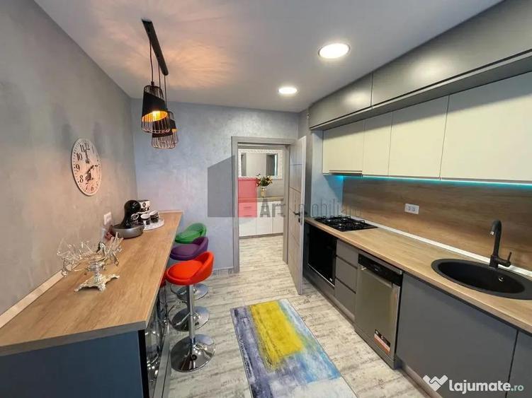 Apartament cu 2 camere decomandat, mobilat în P-ța Alba Iulia