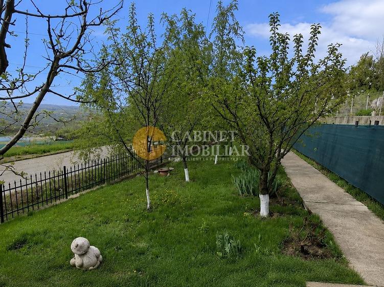 Casă individuală cu 3 camere cu Canalizare în Aroneanu
