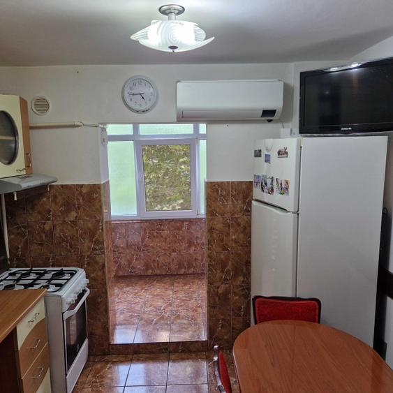 Apartament cu 2 camere decomandat în Exterior Vest