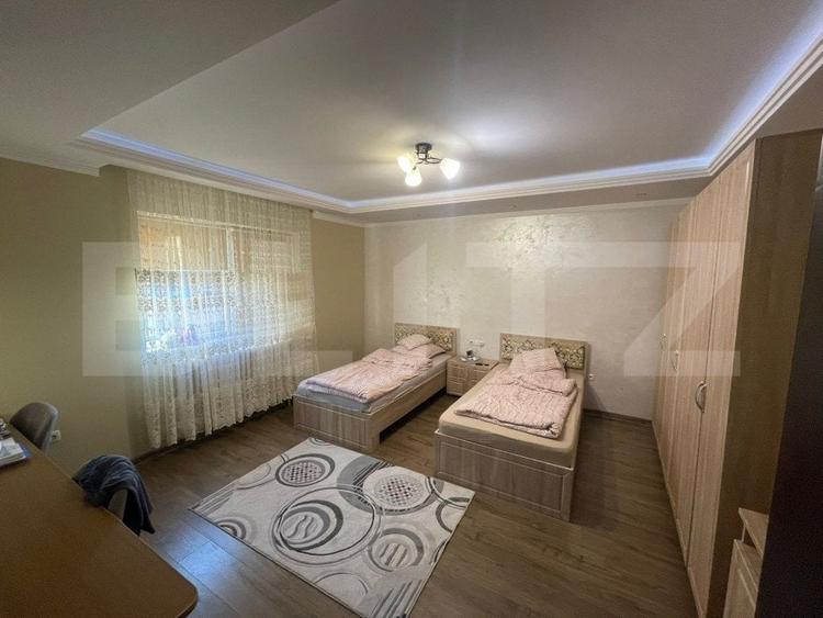 Casă individuală cu 4 camere cu Canalizare în Central