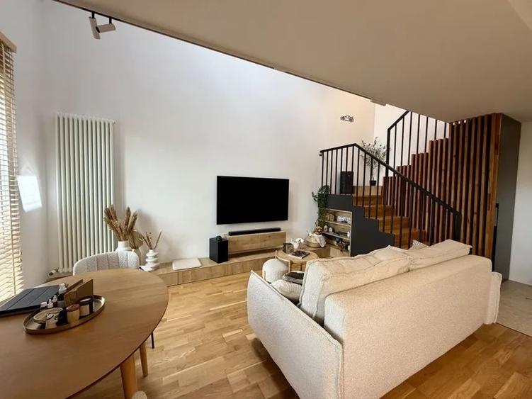 Apartament cu 3 camere decomandat în Exterior Vest