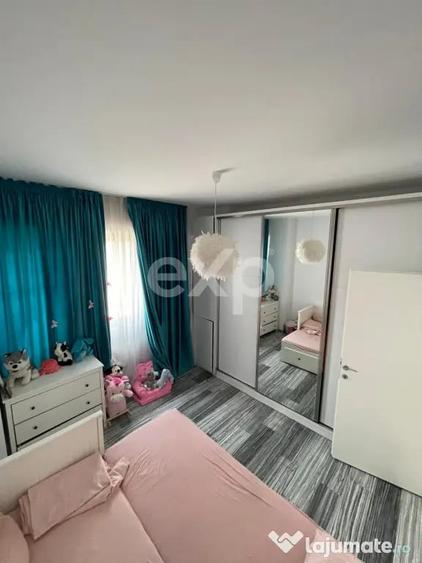 Apartament cu 3 camere semidecomandat în Central