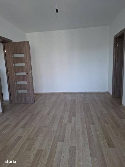 Apartament cu 3 camere semidecomandat în George Enescu